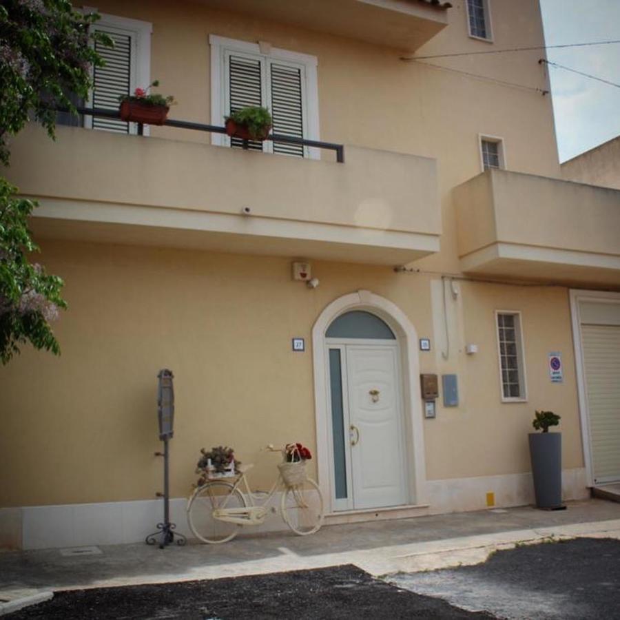 Il Giardino Nascosto Bed and Breakfast Portopalo Di Capo Passero Exteriör bild